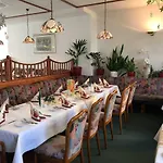 מלון Am Rossplan 3*